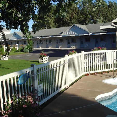 Motel Belle Riviere Saint-Jean-sur-Richelieu Esterno foto