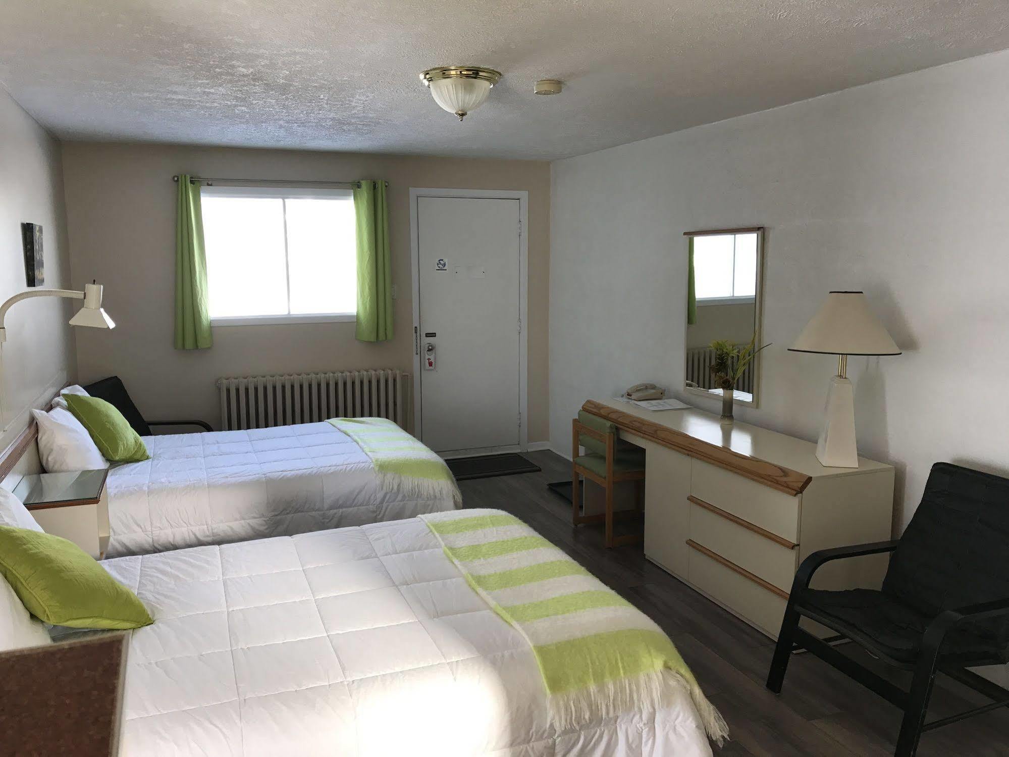 Motel Belle Riviere Saint-Jean-sur-Richelieu Esterno foto